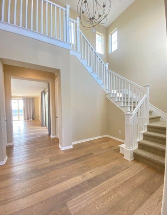 Building Photo - 12 Farra