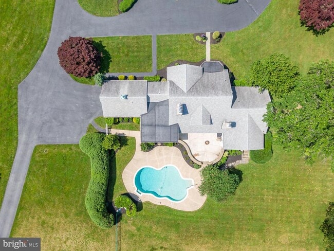 Building Photo - 558 Brownsville Rd