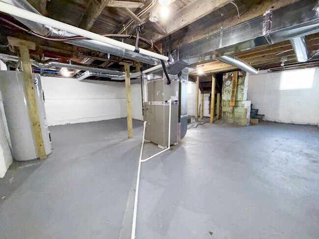 Building Photo - Charming Cape Cod in Columbus | 3BR, Updat...