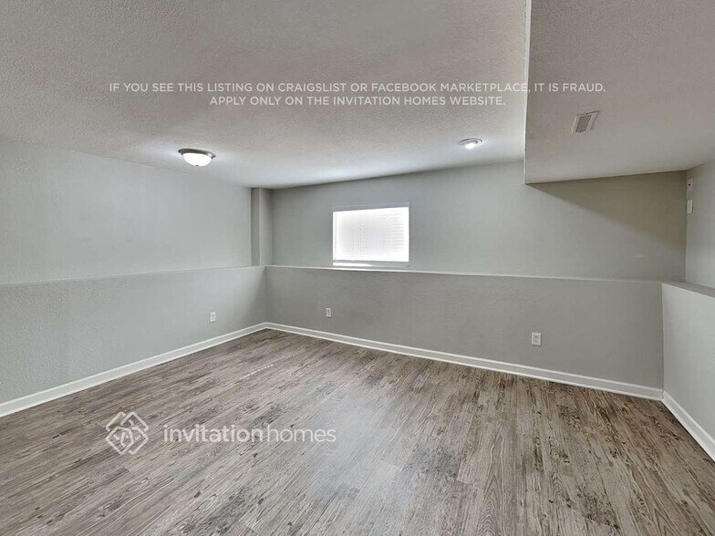 Building Photo - 6142 Oakwood Blvd