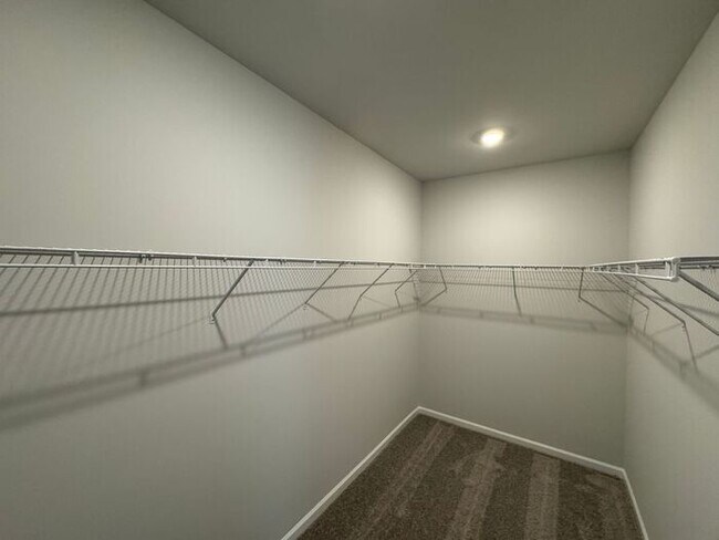 Building Photo - MOVE IN SPECIAL for Clift Farm home WITH F...