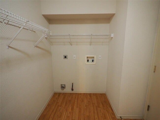 Building Photo - 903 Fenway Park Ct