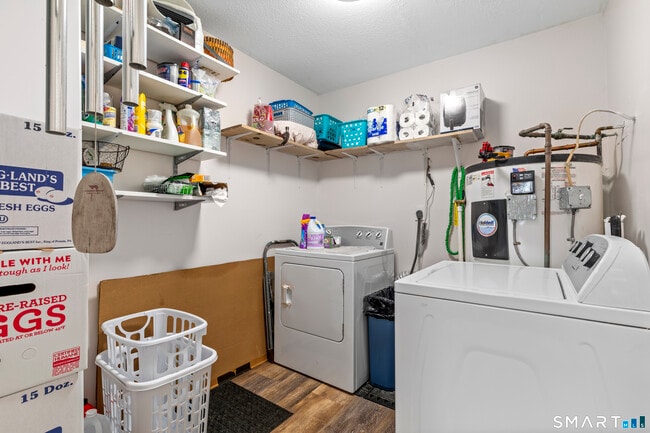 Building Photo - 140 Thompson St