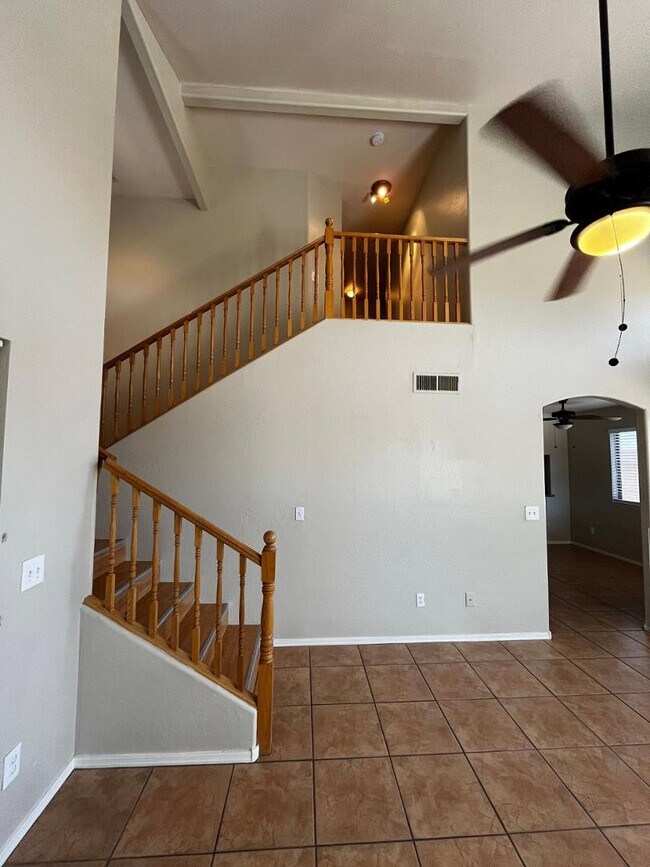 Building Photo - 8802 E University Dr