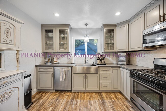 Building Photo - 85 Gazania Ct