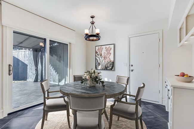 Building Photo - Charming Custom Duplex in Prestigious Pres...