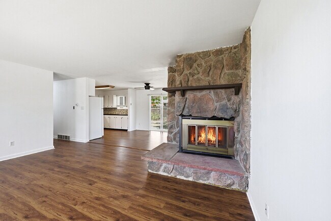 Building Photo - $1,990.95- 3 bed/1 bath Home in Berthoud with a large backyard