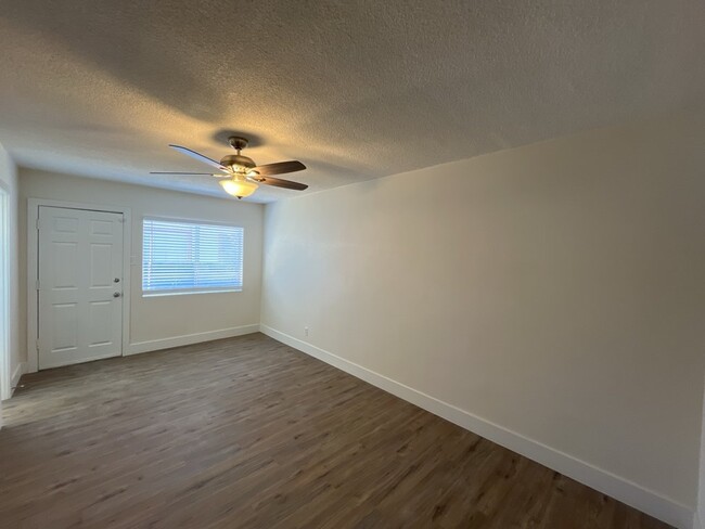 Building Photo - 1304 Rexford Pl