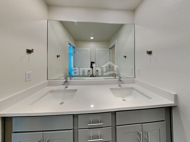 Building Photo - 3970 Wyedale Way