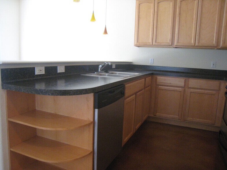 Kitchen - 1501 E 3rd St