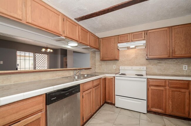 Building Photo - 9414 Clipperwood Pl