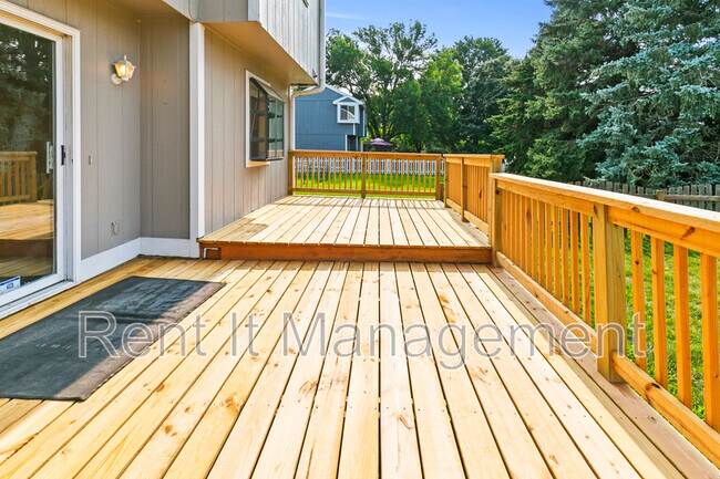 Building Photo - 15421 R St