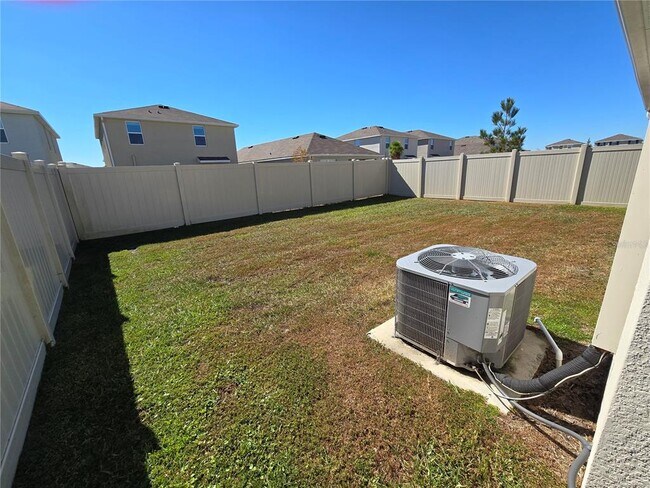 Building Photo - 35950 Sunflower Hl Dr