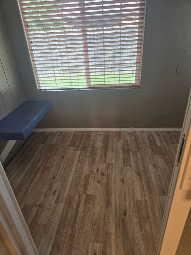 Building Photo - 3 bed 2 bath  Home for Rent in Grants Pass