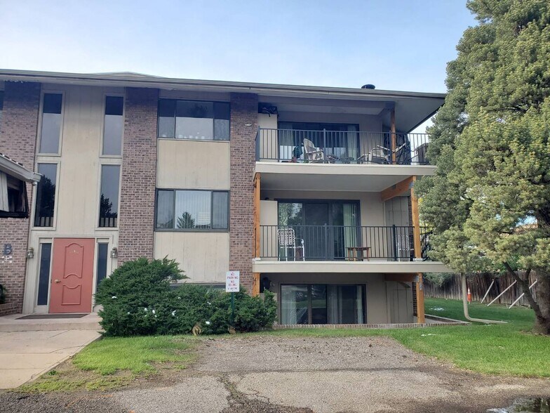 Building Photo - 600 Manhattan Dr