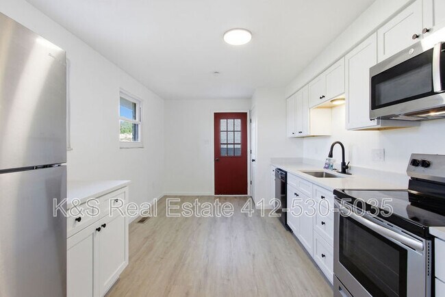 Building Photo - 29 Janyce Dr
