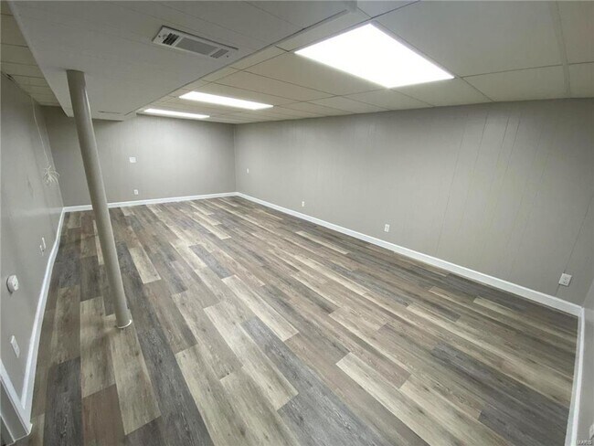 Building Photo - 1849 San Luis Rey Pkwy