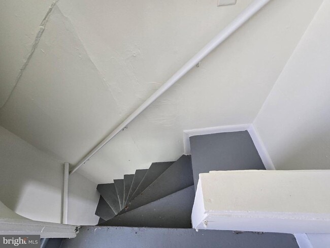 Building Photo - 76 Chestnut St