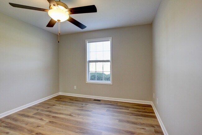 Building Photo - 51 Winding Oaks