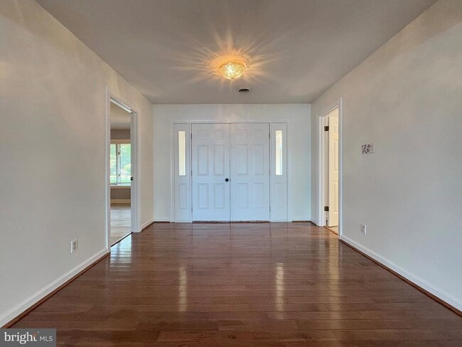 Building Photo - 11470 Mohawk Ct