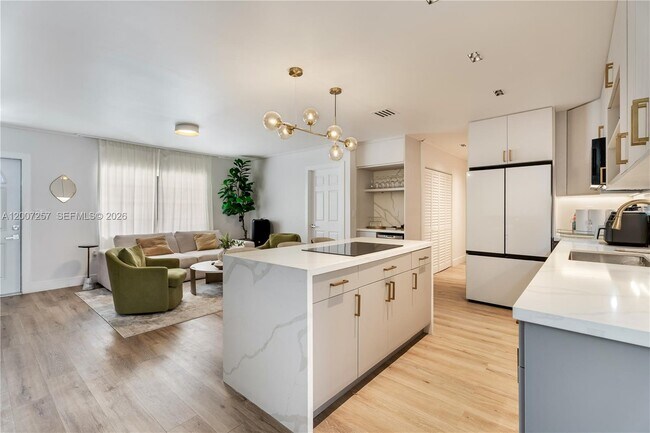 Building Photo - 7051 Tyler St