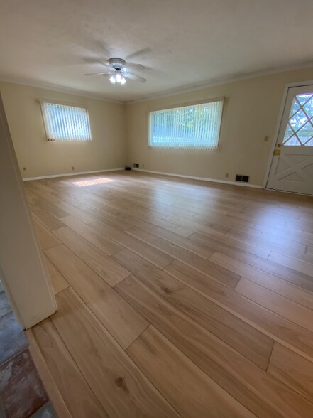Building Photo - 944 Juniper St
