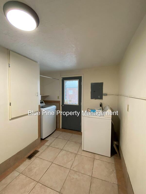Building Photo - 53 N 4400 E
