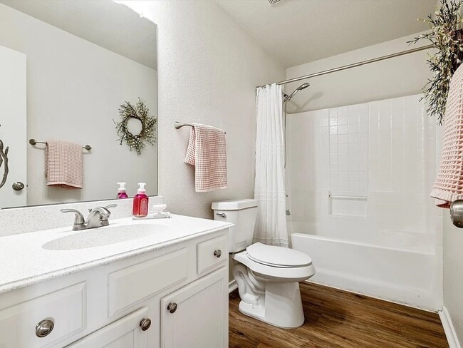 Building Photo - 2305 Homewood Ln