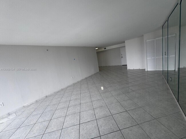 Building Photo - 210 174th St
