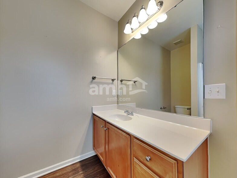 Building Photo - 13644 Swinton Rd