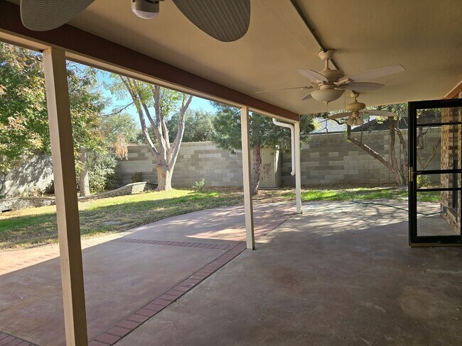 Building Photo - 6 Sunnygrove Dr