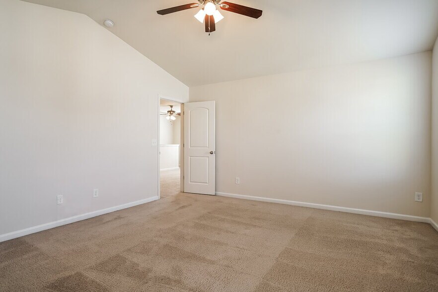 Building Photo - 52 Badger Pass Dr