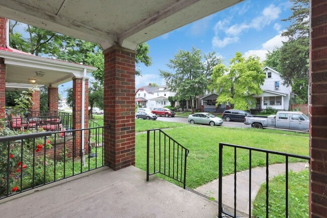 Building Photo - 47-53-53 S Burgess Ave