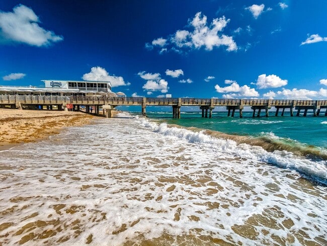 Building Photo - 509 6th Ave N