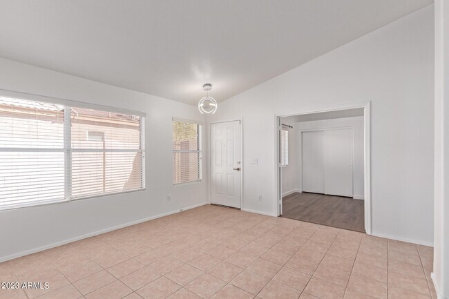 Building Photo - 4354 E Campo Bello Dr