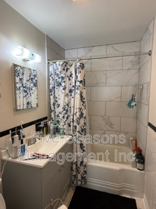 Building Photo - 362 Riverside Ave.