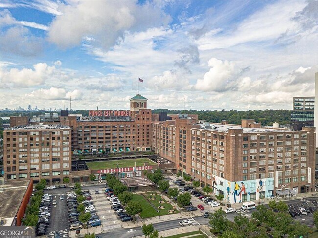 Building Photo - 574 Boulevard Pl NE