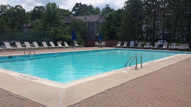 Building Photo - 2 Bedroom, 2 Bath - Society Hill, Mahwah, NJ - "NO BROKER FEE"