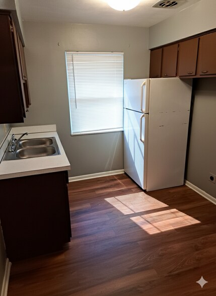 Building Photo - 1319 Chardon Ct