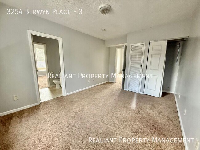 Building Photo - 3254 Berwyn Pl