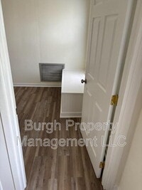 Building Photo - 129 Chess St