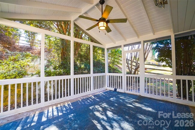 Building Photo - 214 Howe St