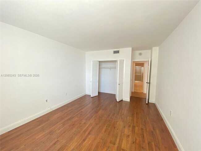 Building Photo - 5825 Collins Ave