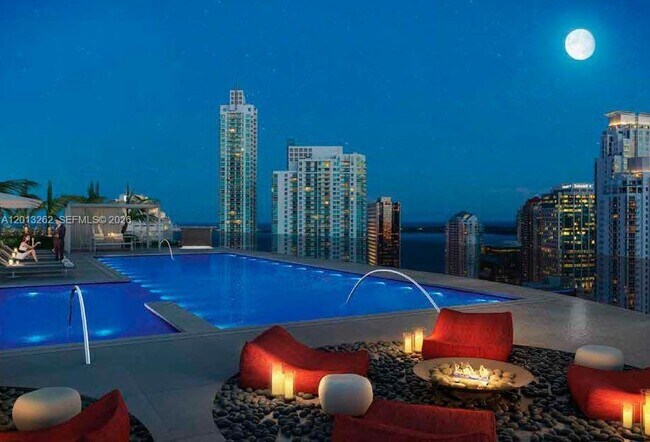 Building Photo - 1300 Brickell Bay Dr