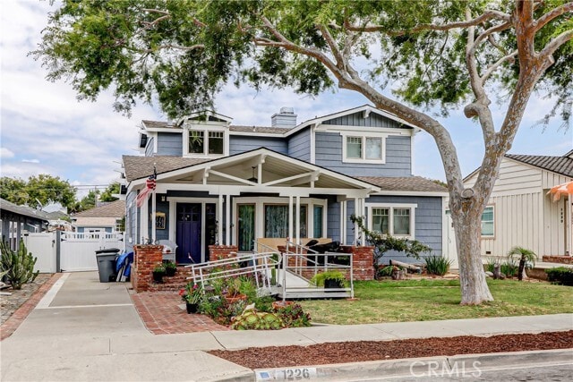 Primary Photo - 1228 Hickory Ave