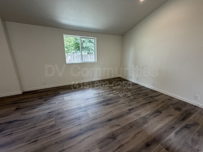Building Photo - 1246 Hughes St