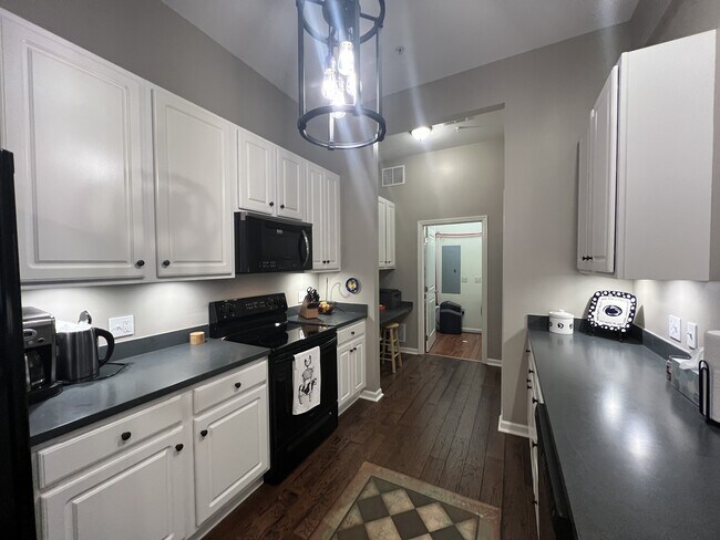 Kitchen - 200 Jefferson Ave