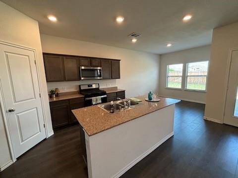 Building Photo - 1109 Colonial Bluff Ln