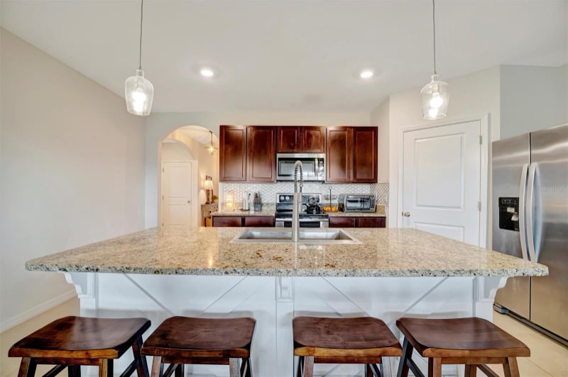 Building Photo - 16341 Little Garden Dr