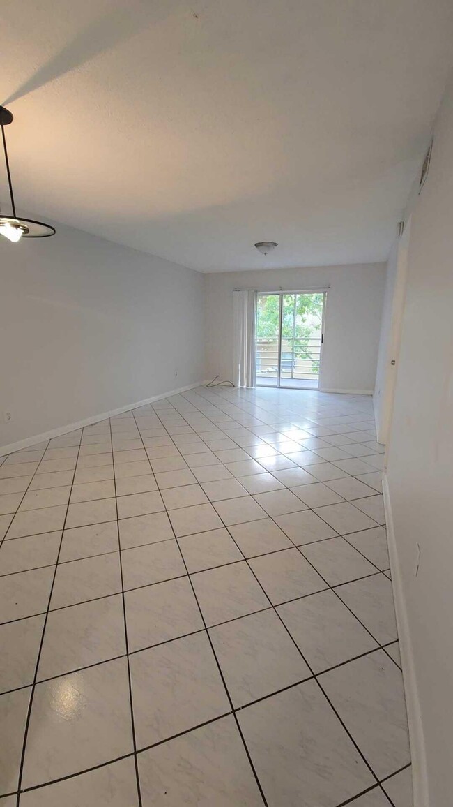 Building Photo - 4111 Stirling Rd